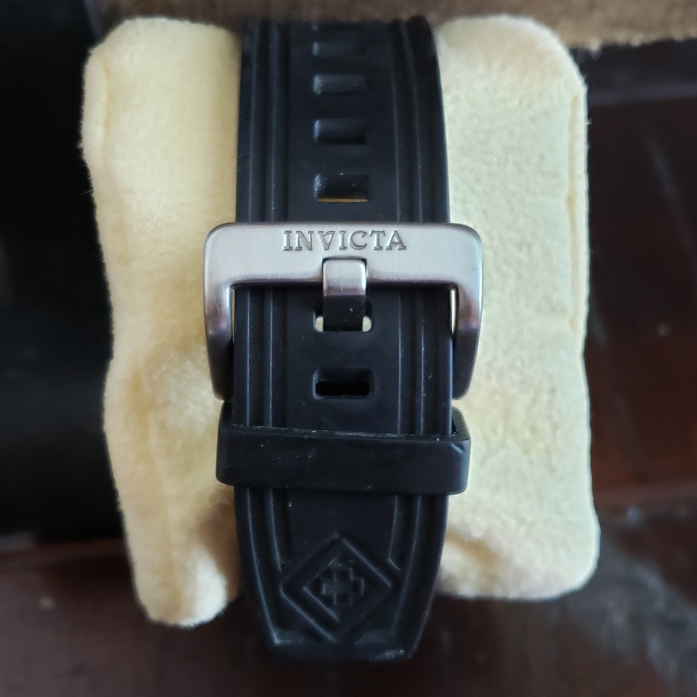 Invicta Aviator - Picture 9 of 10